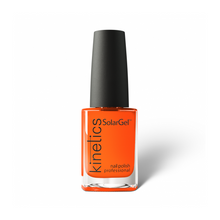 Charger l'image dans la galerie, Vernis gel solaire Kinetics 072 Flamme flamboyante 15 ml