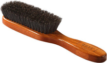 Charger l'image dans la galerie, Club pour hommes classiques (doux) Poils de sanglier Manche en bois clair ou en acrylique Brosses à basse douce (1 brosse)