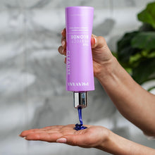 Charger l'image dans la galerie, Pravana The Perfect Blonde Shampooing tonifiant violet, 33 oz