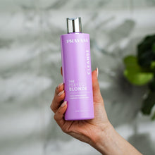 Charger l'image dans la galerie, Pravana The Perfect Blonde Shampooing tonifiant violet, 33 oz