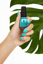 Charger l'image dans la galerie, China Glaze Nail Lacquer, Cuba Diving 0.5 fl oz
