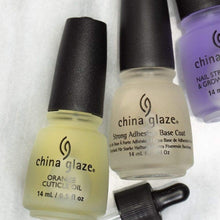 Charger l'image dans la galerie, China Glaze Strong Adhesion Base, 0.5 oz
