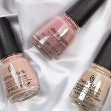 Charger l'image dans la galerie, China Glaze Polish HEAD TO TAUPE  0.5oz
