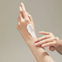 Load image into Gallery viewer, VOESH Vegan Body &amp; Hand Creme - Olive Sensation 28 Fl.Oz. / 829mL
