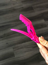 Load image into Gallery viewer, FOIL IT PINK RUBBERIZED JAW CLIPS (4)
