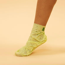 Load image into Gallery viewer, Voesh Cooling and Odor Relief Socks 2 Pack

